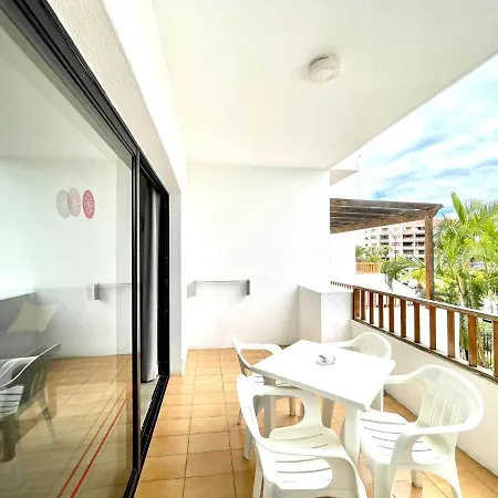 Apartment, Wifi, Less Than 10 Minutes Walk From Beach In Los Cristianos, Tenerife