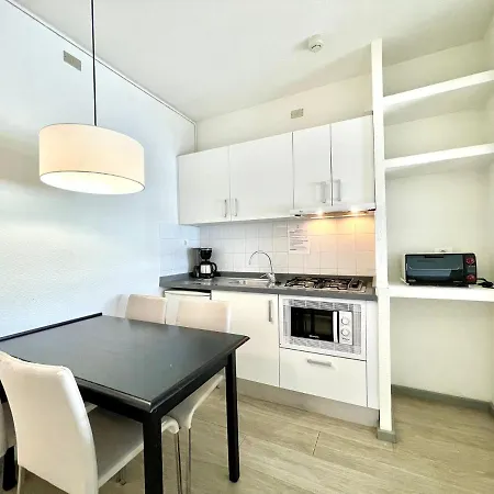 Appartamento Apartment, Wifi, Less Than 10 Minutes Walk From Beach In Los Cristianos, Tenerife *