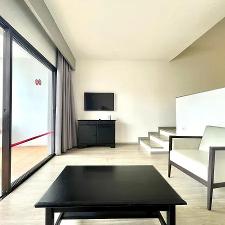 Apartment, Wifi, Less Than 10 Minutes Walk From Beach In Los Cristianos, Tenerife Los Cristianos (Tenerife)