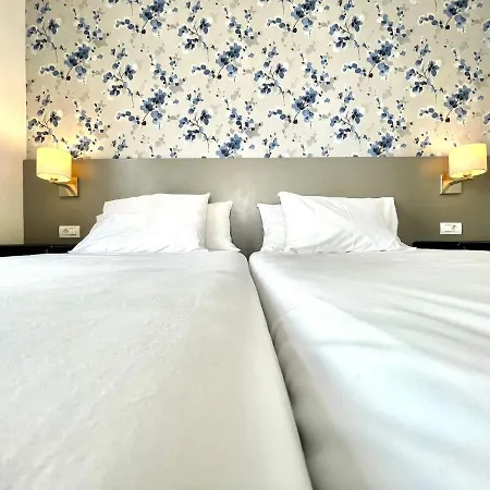 Apartment, Wifi, Less Than 10 Minutes Walk From Beach In Los Cristianos, Tenerife