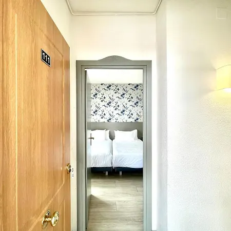 Appartamento Apartment, Wifi, Less Than 10 Minutes Walk From Beach In Los Cristianos, Tenerife *