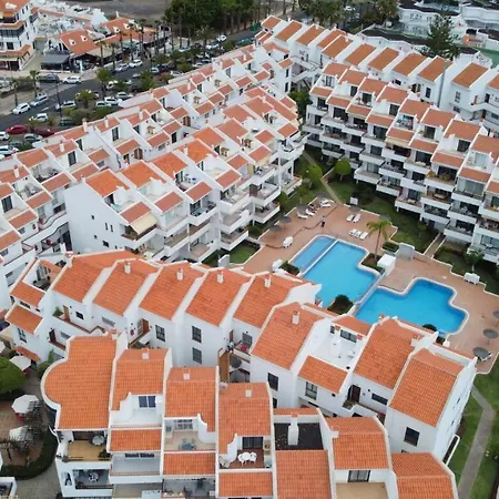 Apartment, Wifi, Less Than 10 Minutes Walk From Beach In Los Cristianos, Tenerife Appartamento