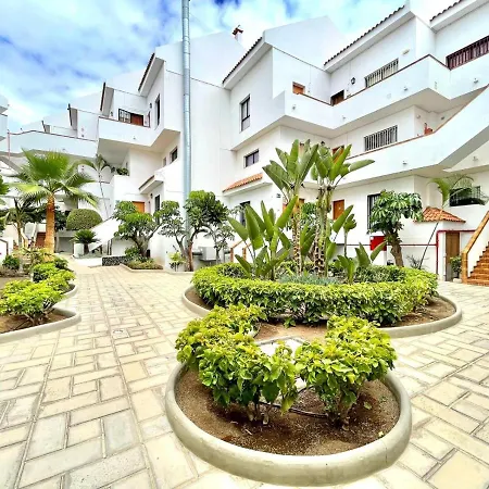 Apartment, Wifi, Less Than 10 Minutes Walk From Beach In Los Cristianos, Tenerife *
