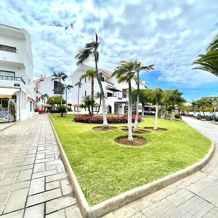 Apartment, Wifi, Less Than 10 Minutes Walk From Beach In Los Cristianos, Tenerife
