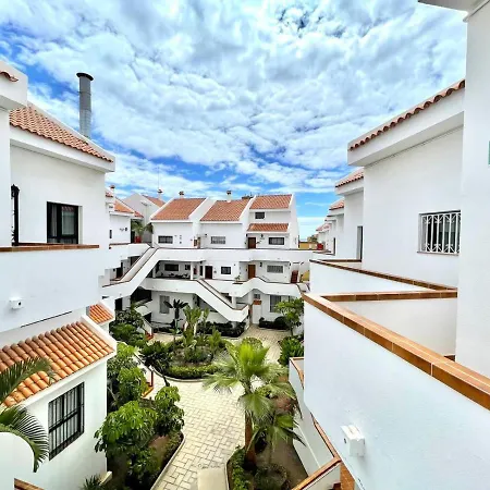 Apartment, Wifi, Less Than 10 Minutes Walk From Beach In Los Cristianos, Tenerife *