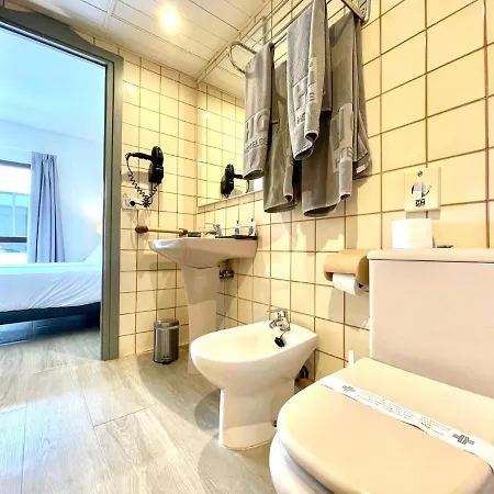Apartment, Wifi, Less Than 10 Minutes Walk From Beach In Los Cristianos, Tenerife شقة *